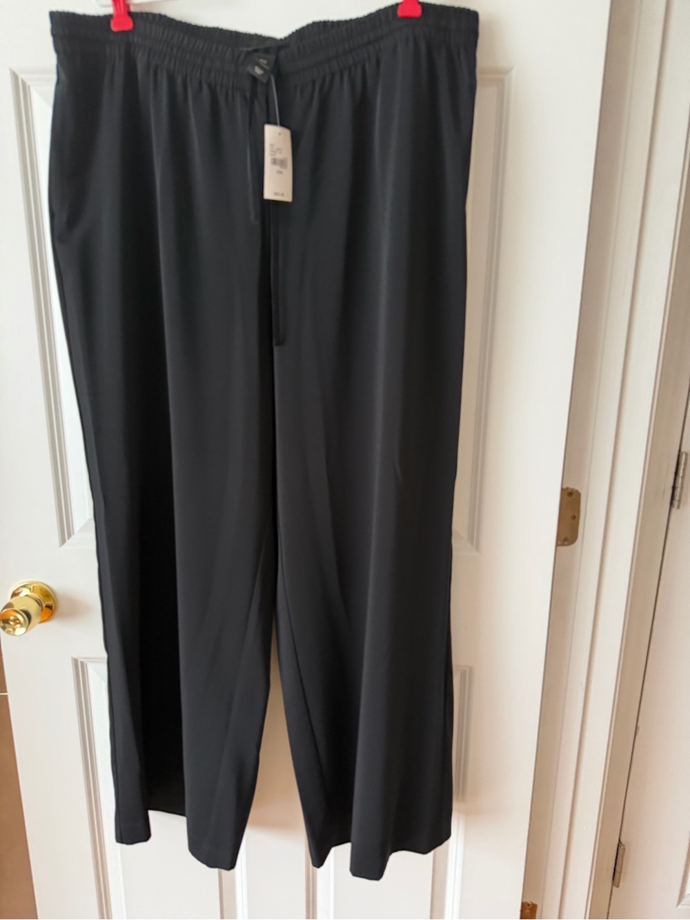 Woman’s Black Elastic Waist Pull-On Wide Leg Pants
